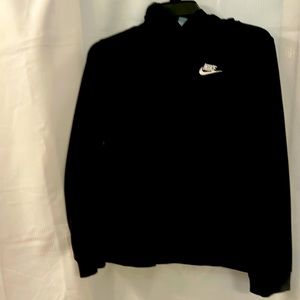 Nike pullover 80% cotton 20 %polyester.  Black good condition no stains. Size LG
